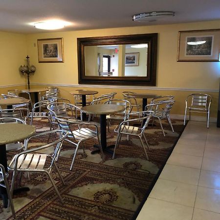 Executive Garden Titusville Hotel ภายนอก รูปภาพ