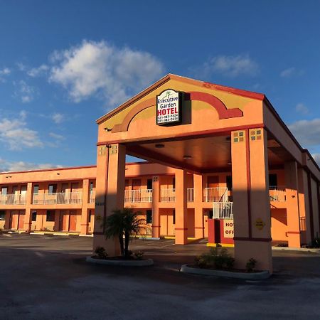 Executive Garden Titusville Hotel ภายนอก รูปภาพ