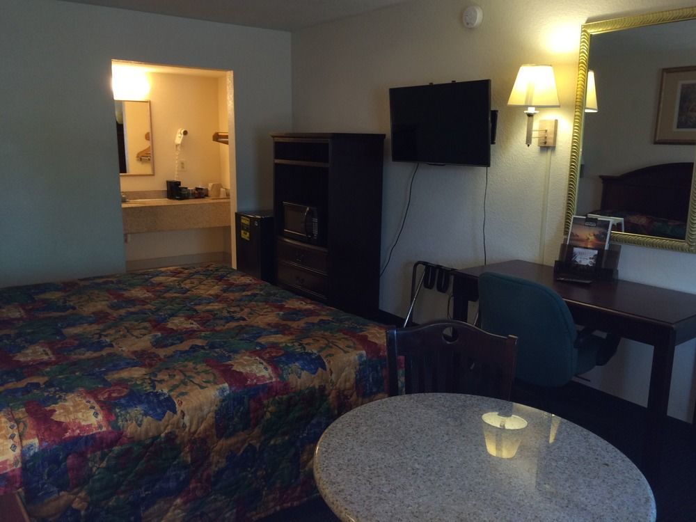 Executive Garden Titusville Hotel ภายนอก รูปภาพ