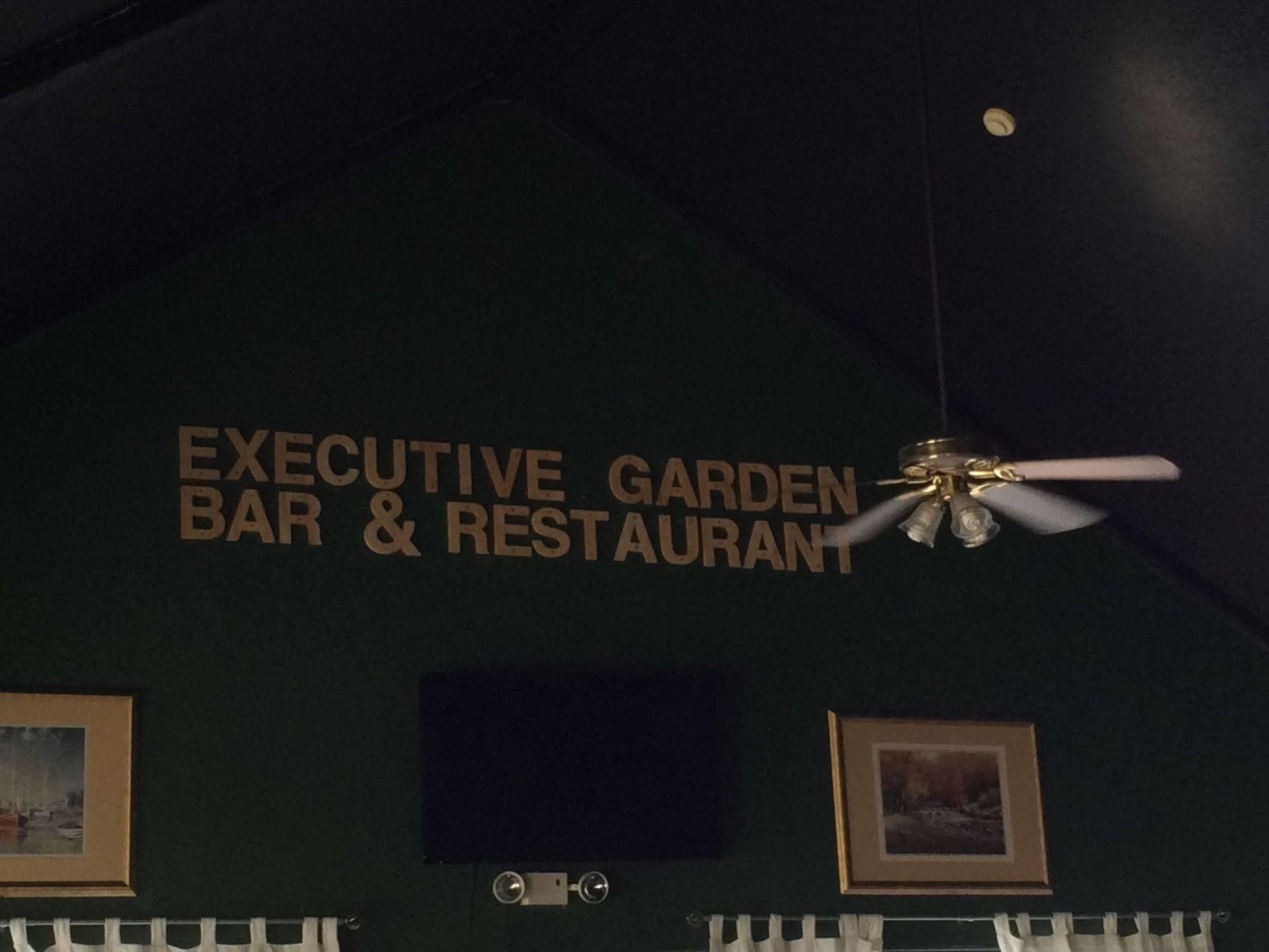 Executive Garden Titusville Hotel ภายนอก รูปภาพ