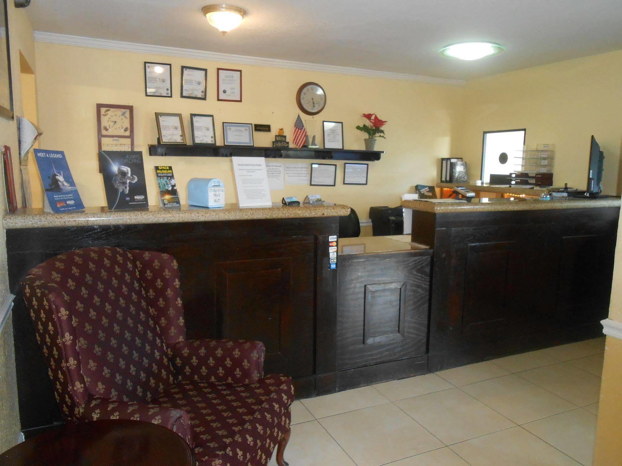 Executive Garden Titusville Hotel ภายนอก รูปภาพ