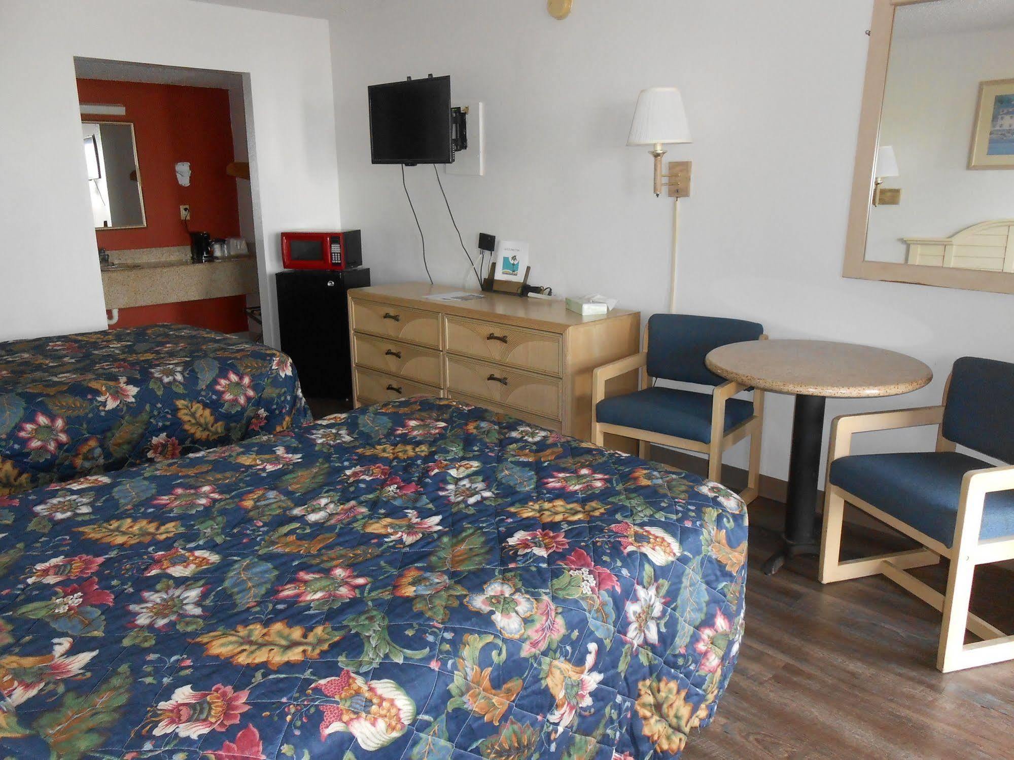 Executive Garden Titusville Hotel ภายนอก รูปภาพ