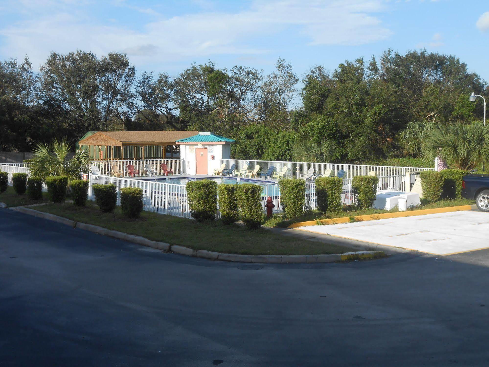 Executive Garden Titusville Hotel ภายนอก รูปภาพ