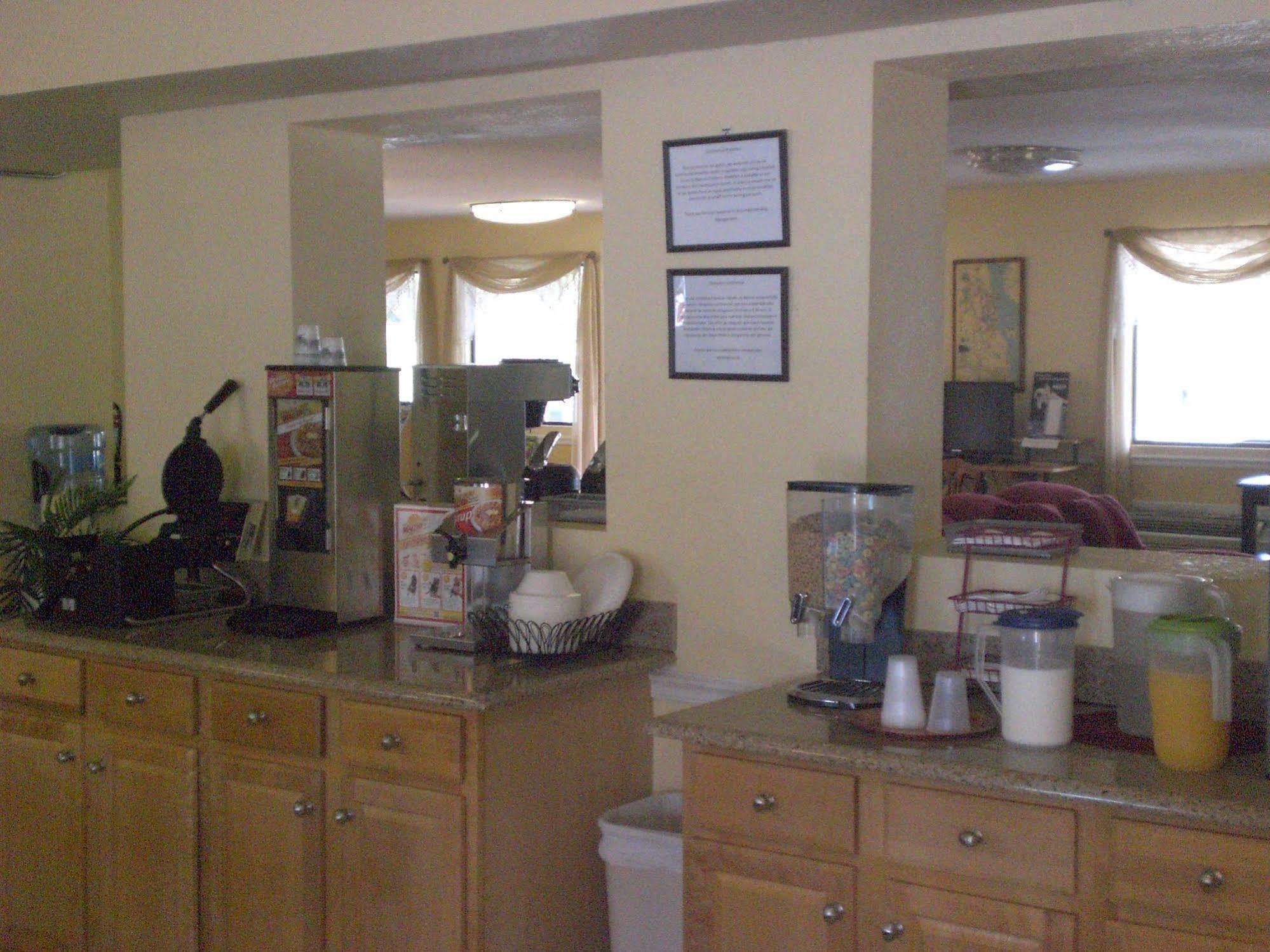 Executive Garden Titusville Hotel ภายนอก รูปภาพ