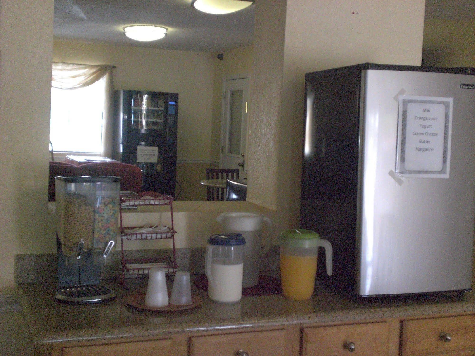 Executive Garden Titusville Hotel ภายนอก รูปภาพ