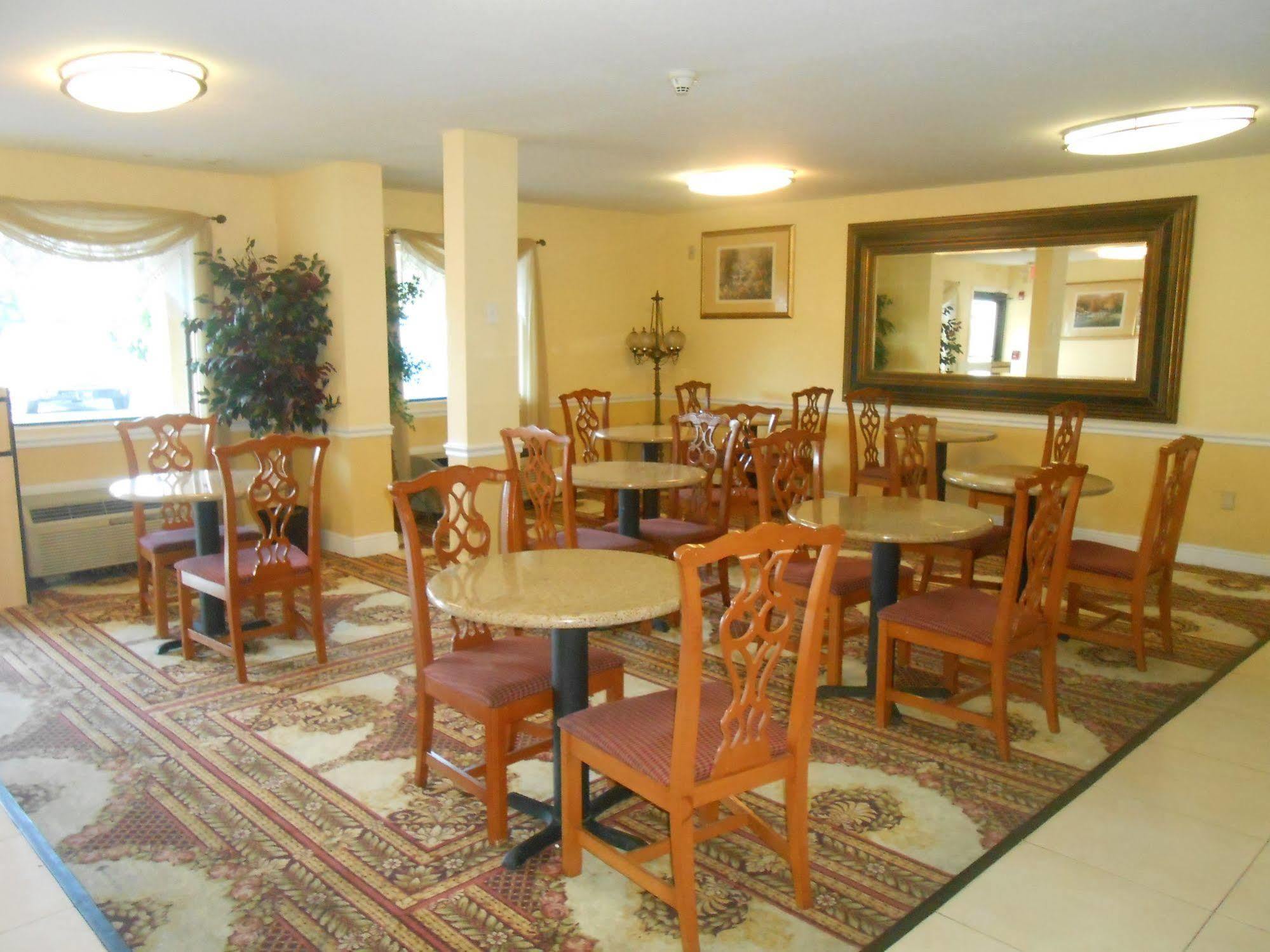 Executive Garden Titusville Hotel ภายนอก รูปภาพ