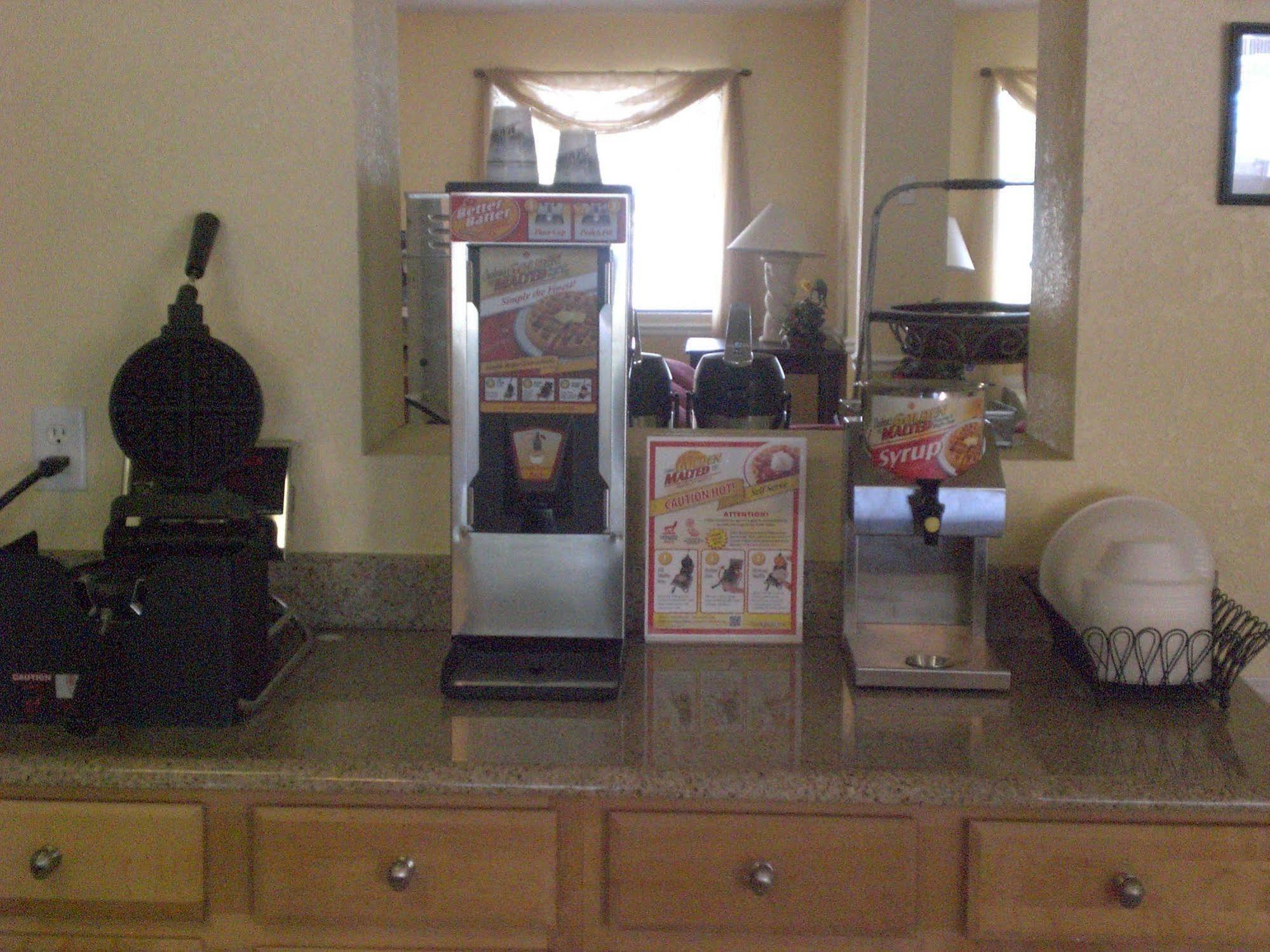 Executive Garden Titusville Hotel ภายนอก รูปภาพ