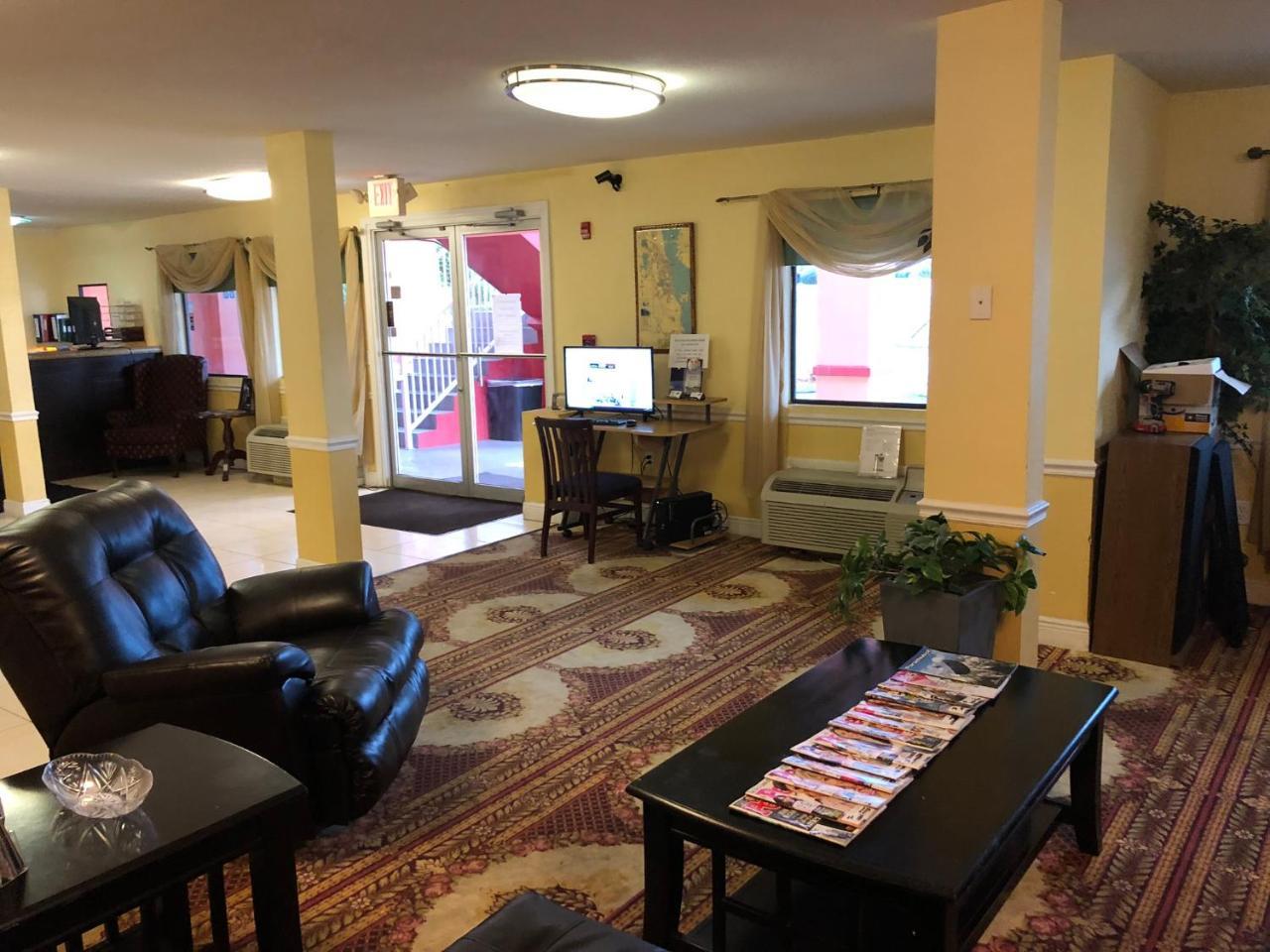 Executive Garden Titusville Hotel ภายนอก รูปภาพ