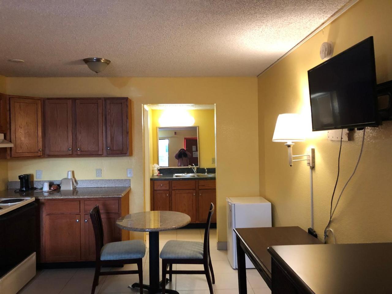 Executive Garden Titusville Hotel ภายนอก รูปภาพ
