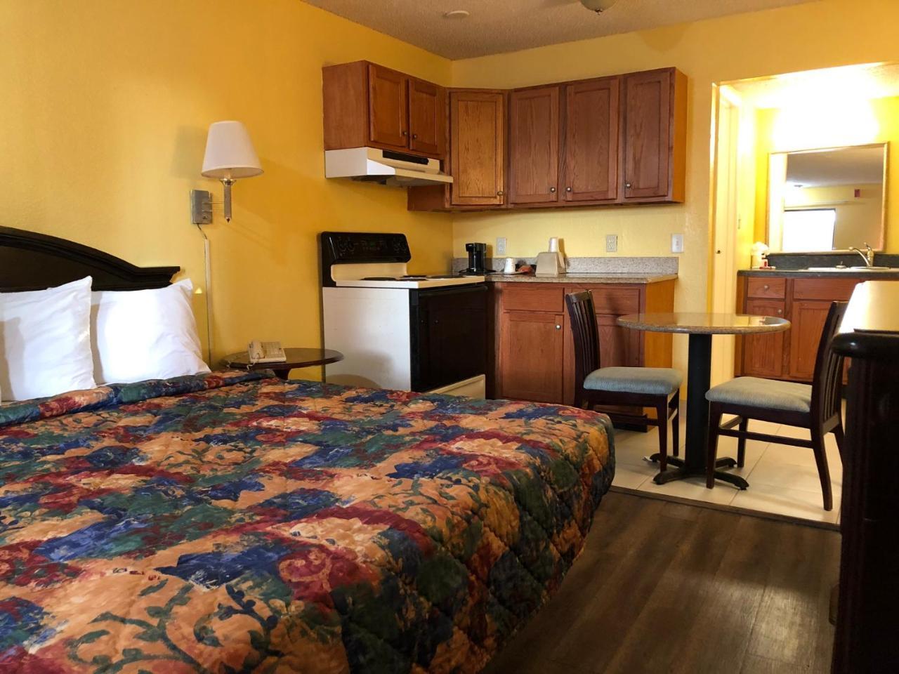 Executive Garden Titusville Hotel ภายนอก รูปภาพ