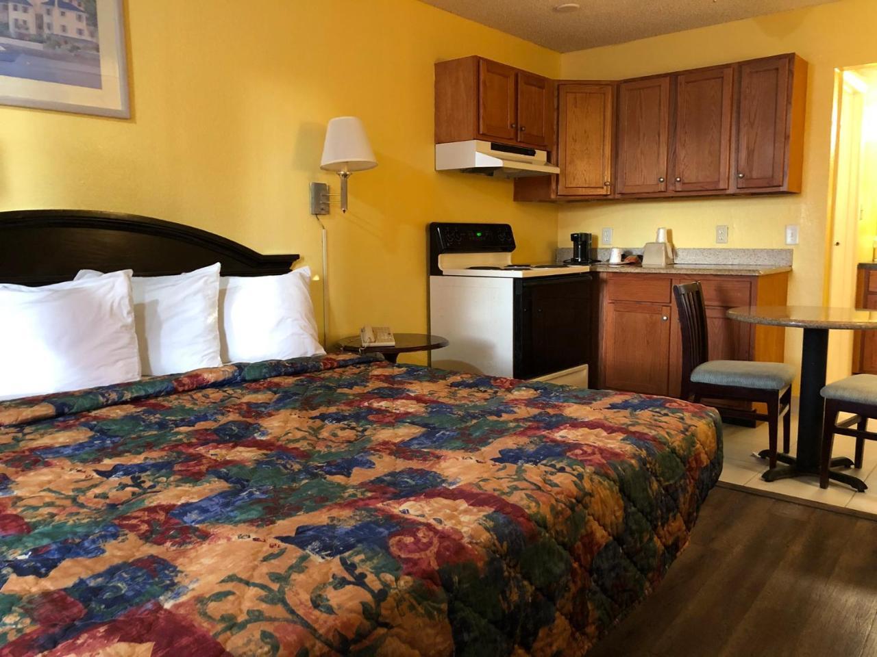 Executive Garden Titusville Hotel ภายนอก รูปภาพ