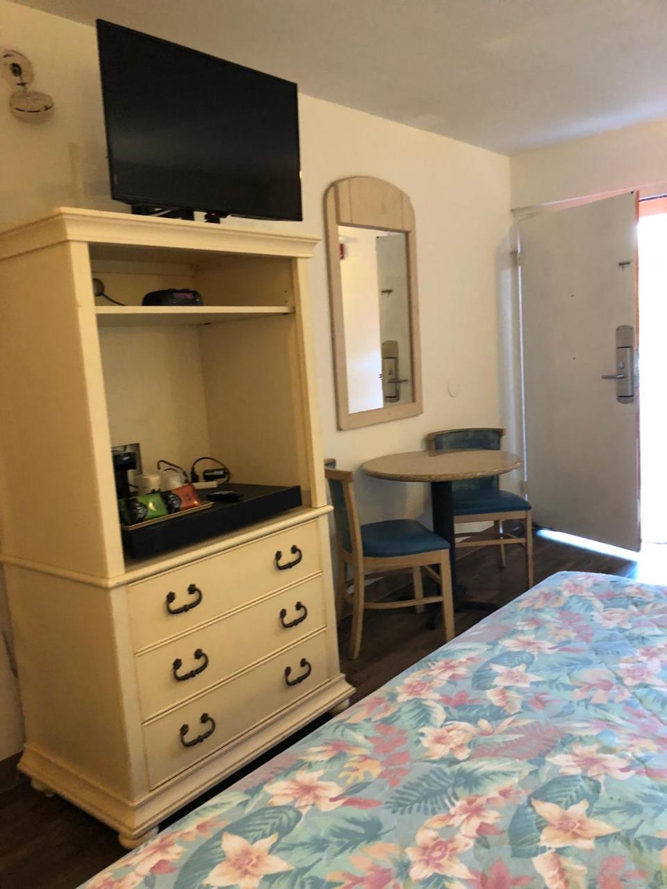 Executive Garden Titusville Hotel ภายนอก รูปภาพ